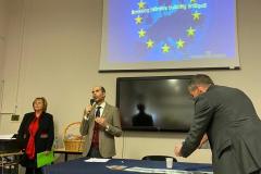 thumbs_efb5d87d-a522-4c42-b22e-8aeff9377ad9